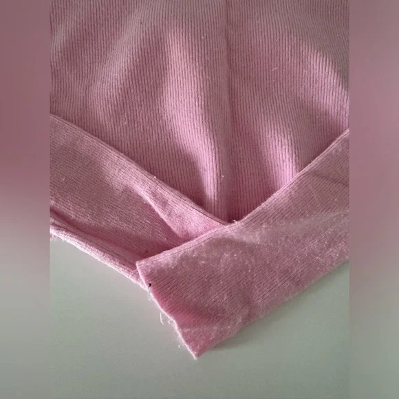 SHEIN RIBBED KNIT CROP SWEATER SUZE MEDIUM IN PINK - Picture 5 of 5